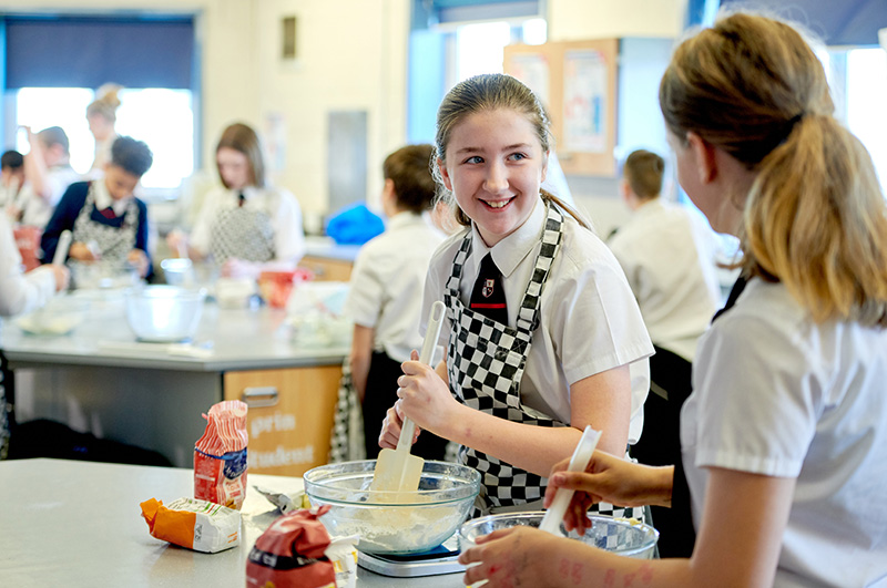 students-cooking-img