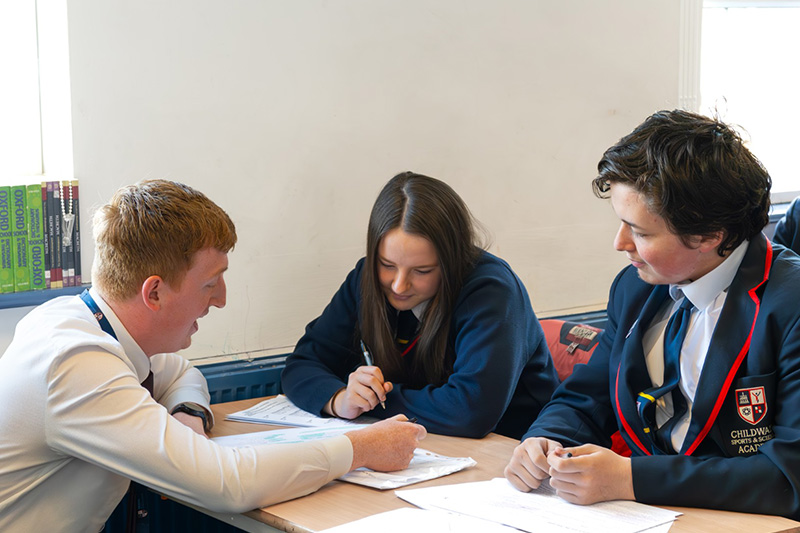 history-teacher-students-img